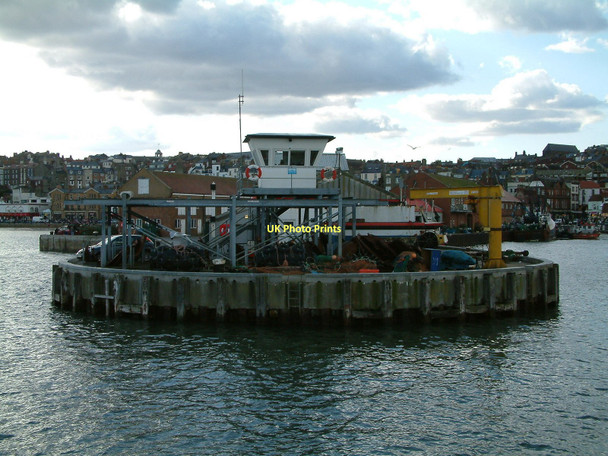 Photo 6"x4" Harbour end of the Fish Quay in Scarborough Scarborough\/TA0388 c2006