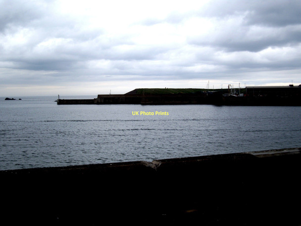 Photo 6"x4" Harbour Wall, Eyemouth Eyemouth c2011