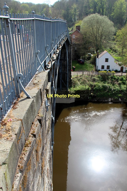 Photo 6"x4" Iron Bridge over Severn Gorge, Shropshire Ironbridge c2011