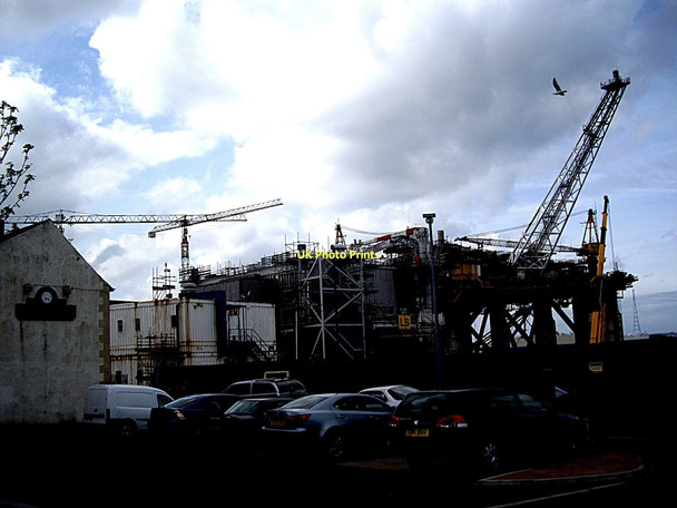 Photo 6"x4" A drilling rig in West Dock, South Shields South Shields c2011