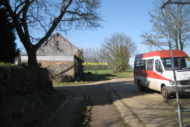 Photo 6"x4" Community bus at Manor Farm Aldborough\/TG1834 c2011