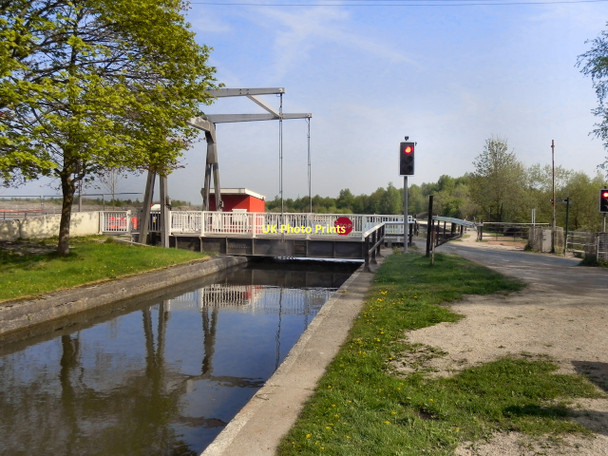 Photo 6"x4" Plank Lane Bridge, Leeds & Liverpool Canal Leigh\/SD6500 c2011