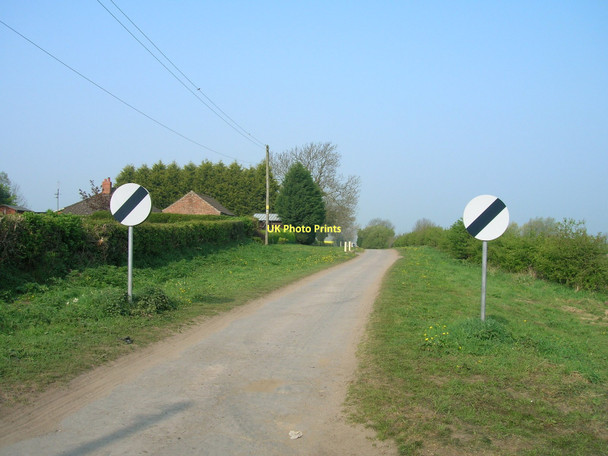 Photo 6"x4" Mask Lane towards the River Derwent Newton upon Derwent c2011