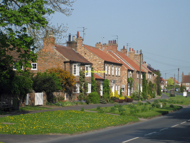 Photo 6"x4" Cottages, Sutton on the Forest Sutton-on-the-Forest c2011