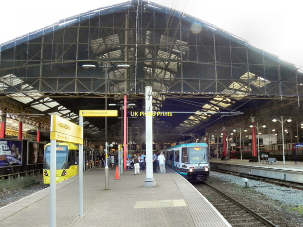 Photo 6"x4" Victoria Station, Metrolink Manchester c2011