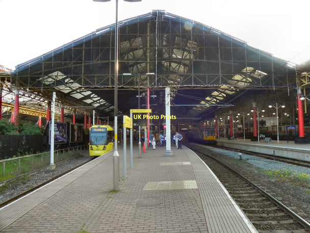 Photo 6"x4" Manchester Victoria Station Manchester c2011