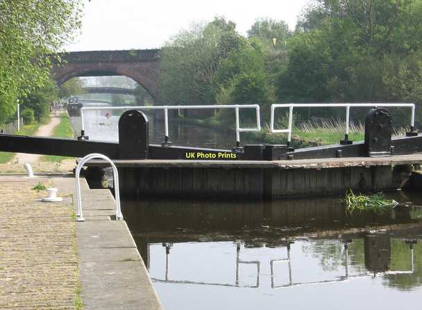 Photo 6"x4" Horbury Junction - Broad Cut Top Lock Horbury c2011
