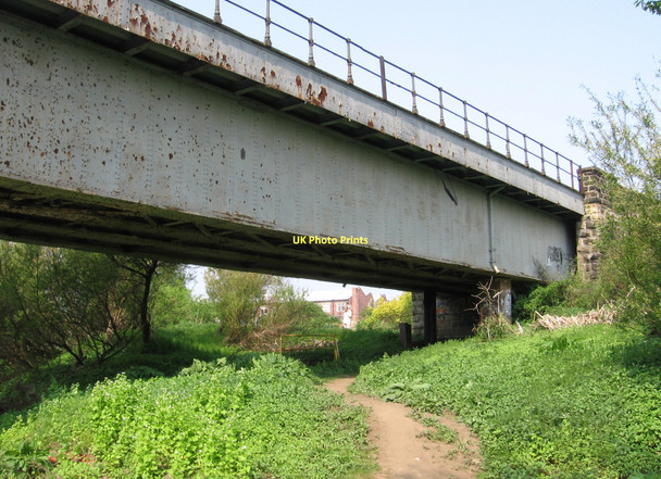 Photo 6"x4" Horbury Junction - railway bridge over River Calder Horbury c2011