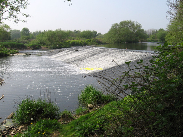 Photo 6"x4" Horbury Junction - weir on River Calder Horbury c2011