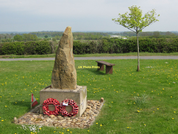 Photo 6"x4" War memorial, Wombleton Wombleton c2011