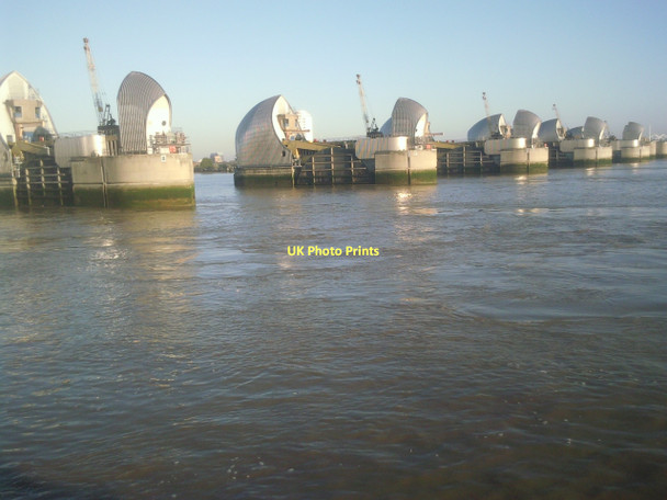 Photo 6"x4" The Thames Barrier Woolwich c2011