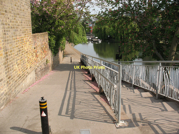 Photo 6"x4" Access to the Regents Canal London c2011