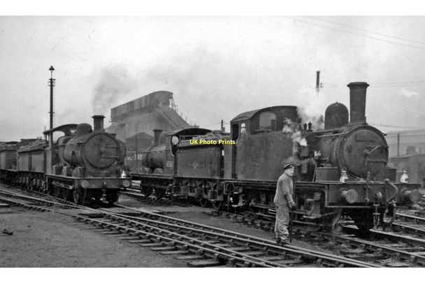 Photo 6"x4" Engines in the Locomotive Yard at Stratford Depot Stratford\/TQ3884 c1961