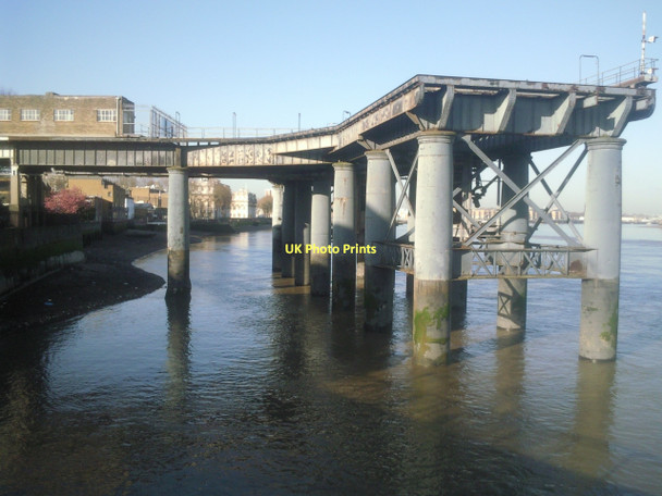 Photo 6"x4" Greenwich Power Station jetty Greenwich\/TQ3977 c2011