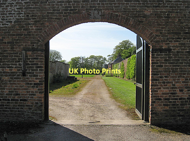 Photo 6"x4" Gordon Castle Garden Fochabers c2011