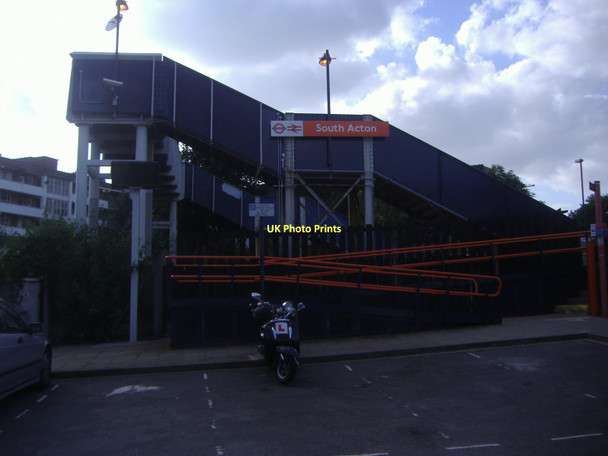 Photo 6"x4" South Acton station Acton\/TQ2080 c2008