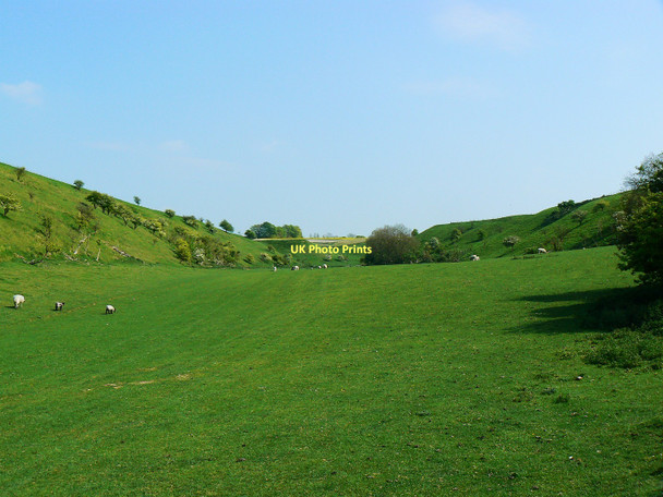 Photo 6"x4" Small valley near Bishopstone, Swindon Bishopstone\/SU2483 c2011