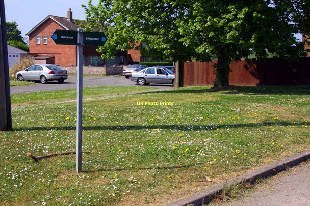 Photo 6"x4" Signpost to the bridleway Berinsfield c2011