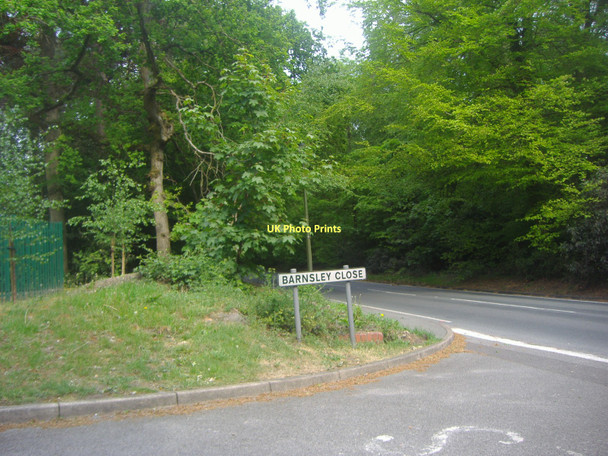 Photo 6"x4" Barnsley Close at junction of Mytchett Place Road Farnborough\/SU8754 c2011
