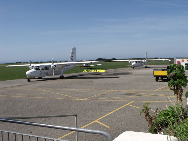 Photo 6"x4" Skybus Airlines aircraft at Lands End Airport Kelynack c2011