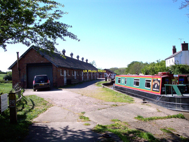 Photo 6"x4" The stables above Bunbury locks Bunbury c2011