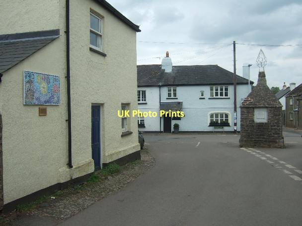 Photo 6"x4" Crossroads at the centre of Denbury Wotton Cross\/SX8069 c2011