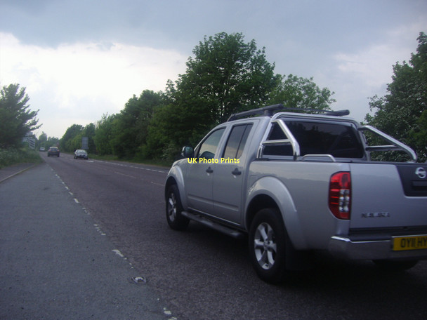 Photo 6"x4" A 4251 approaching Tring Tring c2011