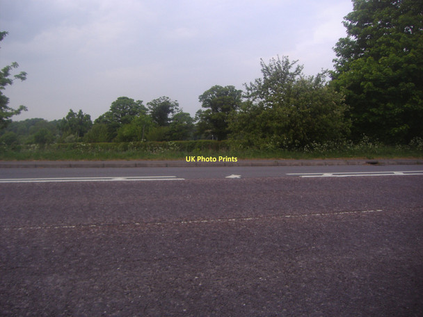 Photo 6"x4" The A4251 approaching Tring Tring c2011