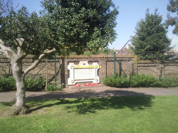 Photo 6"x4" Memorial tablet near the entrance to East Greenwich Pleasaunce Greenwich\/TQ3977 c2011