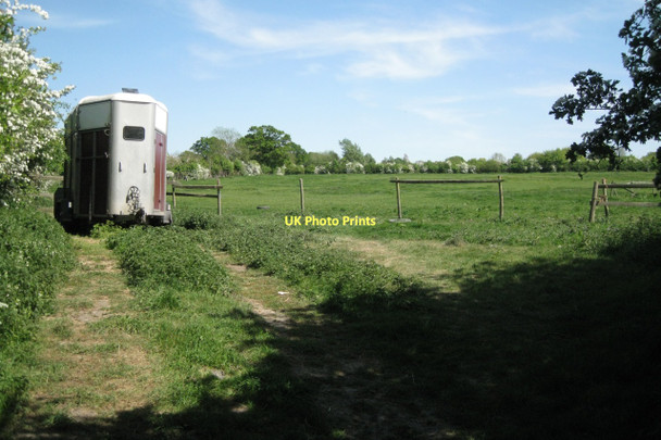 Photo 6"x4" Horsebox in a field-corner Preston Bagot c2011