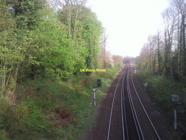 Photo 6"x4" Looking up the line from Ravensbourne station Beckenham c2011