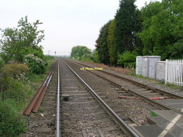 Photo 6"x4" Railway towards Leeds Gowdall c2011