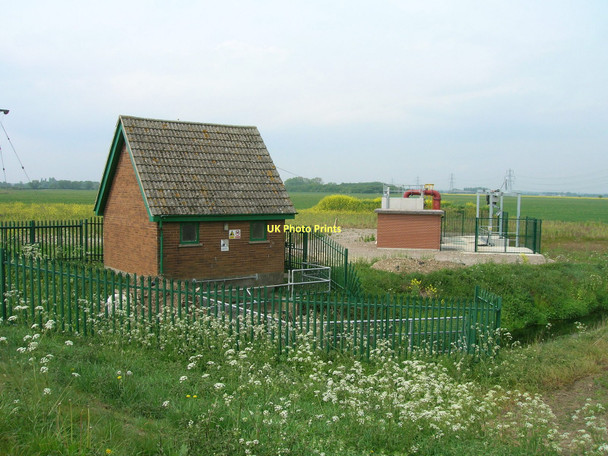 Photo 6"x4" Pumping station off Birkin Road Birkin c2011