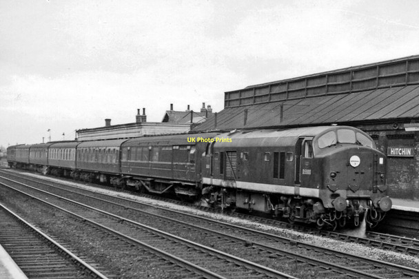 Photo 6"x4" Hitchin Station, with Diesel-hauled Up stopping train. Hitchin c1961