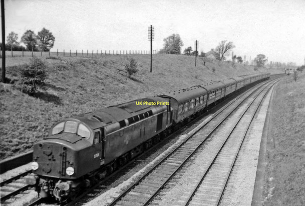 Photo 6"x4" Diesel-hauled Up 'Emerald Isle Express' at Stoke Hammond Box Stoke Hammond c1960
