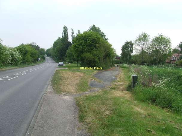 Photo 6"x4" The Old And The New Alpheton c2011