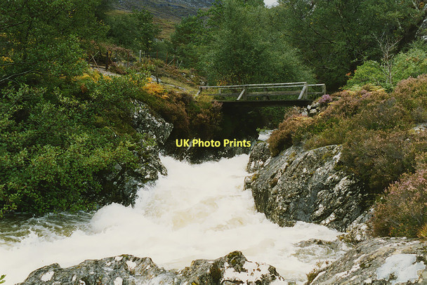 Photo 6"x4" Bridge over troubled Abhainn an Fhasgaidh Anancaun c1994