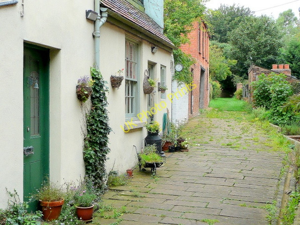 Photo 6"x4" Alleyway off Newnham-on-Severn High Street Newnham\/SO6911 c2009
