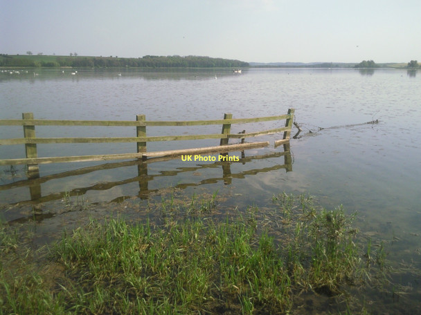 Photo 6"x4" Looking across Eyebrook Reservoir Stoke Dry c2011