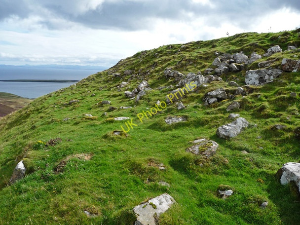 Photo 6"x4" Dun Beag Balmeanach\/NG4668 c2009
