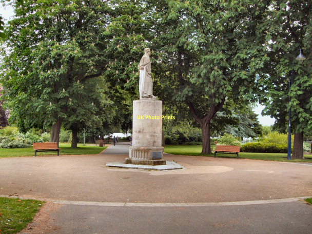 Photo 6"x4" Richard Andrews memorial  in East Park, Southampton Southampton c2011