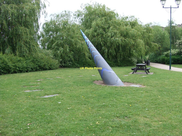 Photo 6"x4" Sundial near River Trent, Newark Newark-on-Trent c2011