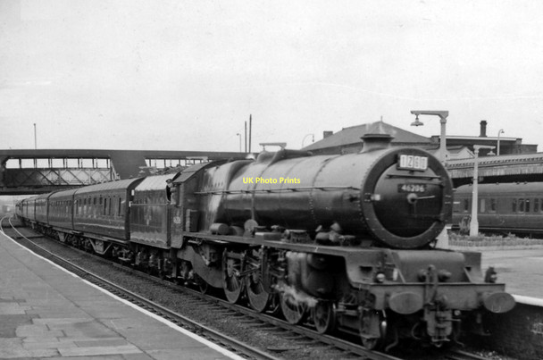Photo 6"x4" Up Cup Final express passing Willesden Junction Acton\/TQ2080 c1962