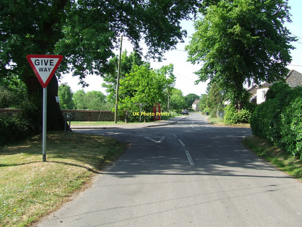 Photo 6"x4" Cross Roads Pockthorpe\/TL9196 c2011
