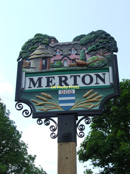 Photo 6"x4" Village Sign Watton\/TF9100 c2011 P2