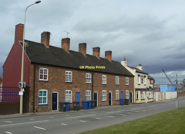Photo 6"x4" Cottages on Lichfield Road Tamworth c2011
