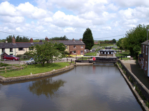 Photo 6"x4" The locks on Rufford Branch of Leeds Liverpool Canal at Lathom Burscough Bridge c2011