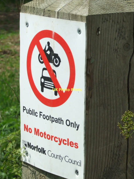 Photo 6"x4" Footpath Only Sign Watton\/TF9100 c2011