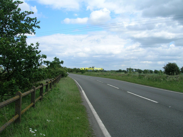 Photo 6"x4" A18 heading east Wike Well End c2011