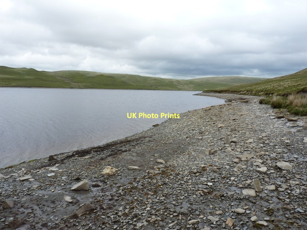 Photo 6"x4" Shingle and mud on the shore of Claerwen Reservoir Claerwen Reservoir c2011